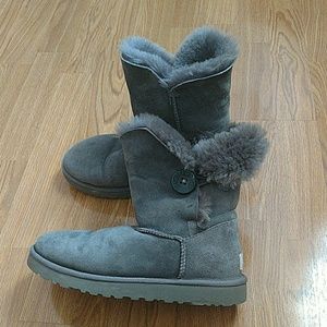 Ugg Bailey Button boots